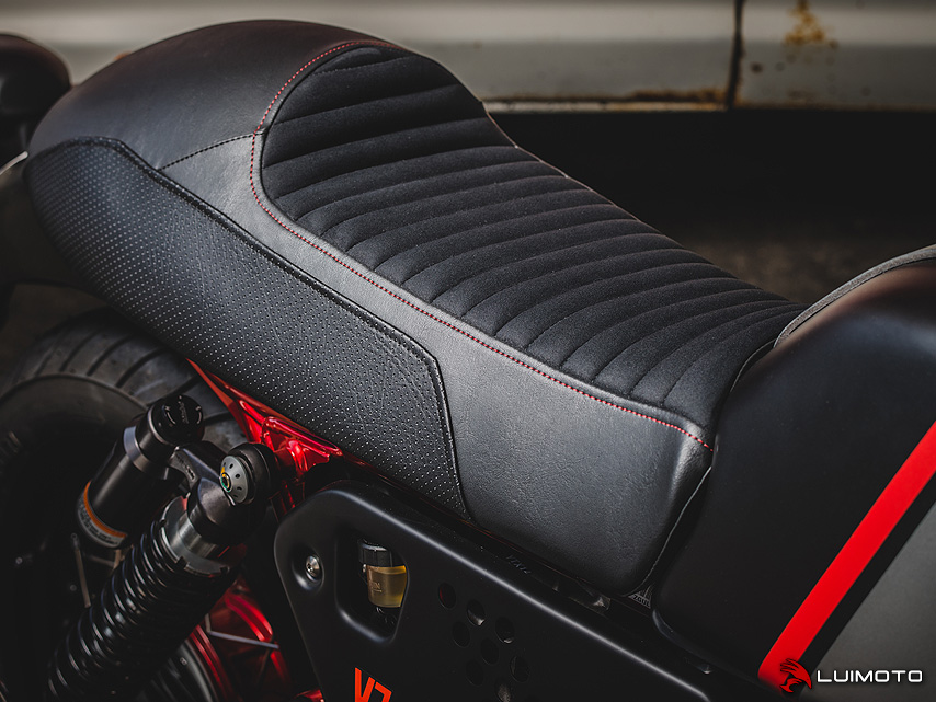 Как снять сиденье рейсер 300 SEAT COVERS FOR MOTO GUZZI V7 RACER 11-19