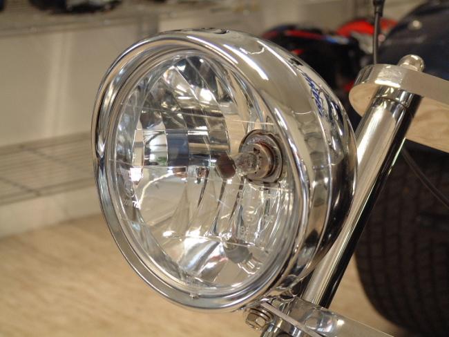 Chrome headlights, 6 1 / 2 inches, bottom mounting