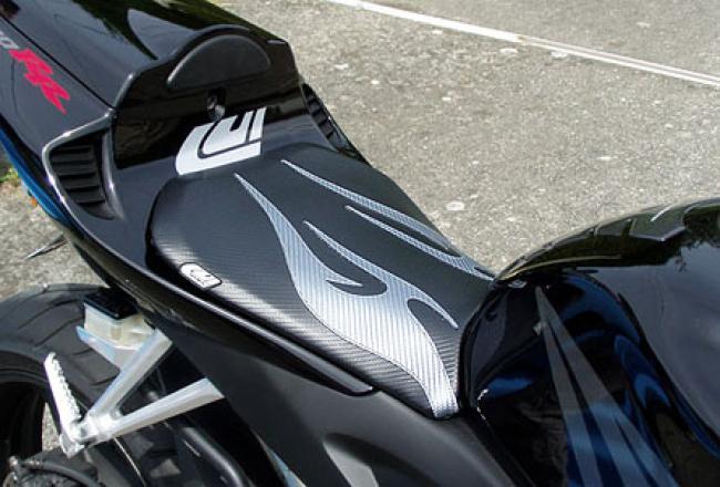 Luimoto Sitzbankbezug Flame CF Fahrer für Honda 05-06 CBR 600RR