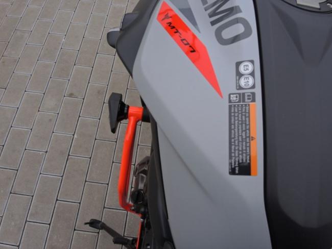RD-Moto Sturzbügel + Sturzpads SL01 Ice Fluo für Yamaha MT-07 2014+
