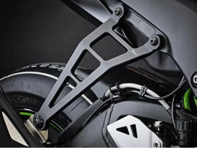 Evotech Performance Auspuffhalter inkl. Abdeckplatte für Kawasaki ZX10RR  2018+