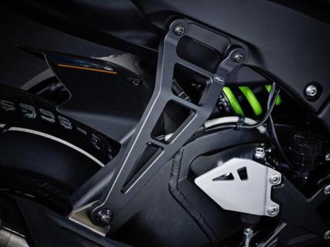 Evotech Performance Auspuffhalter inkl. Abdeckplatte für Kawasaki ZX10RR  2018+
