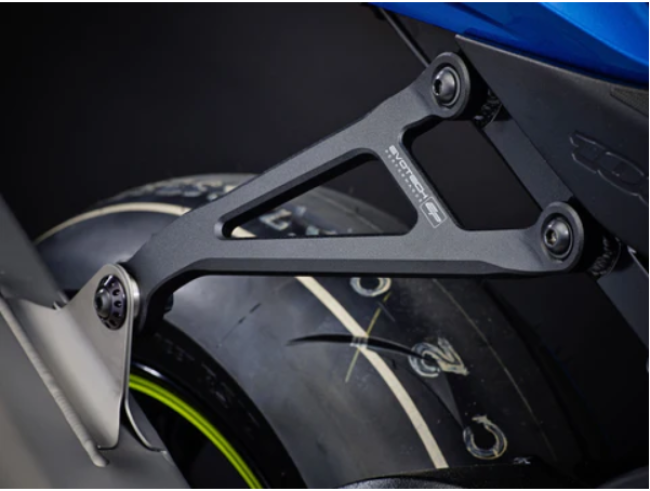 Evotech Performance Auspuffhalter inkl. Abdeckplatte Fußraste für SUZUKI GSXR1000 2017 - 22