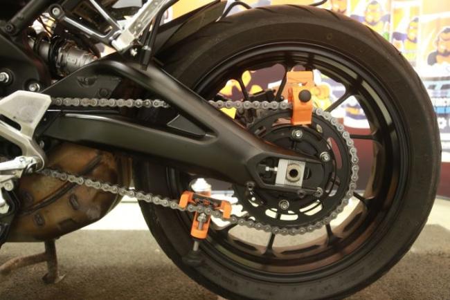 Laser Monkey - Laser-Ausrichtungswerkzeug für Motorräder