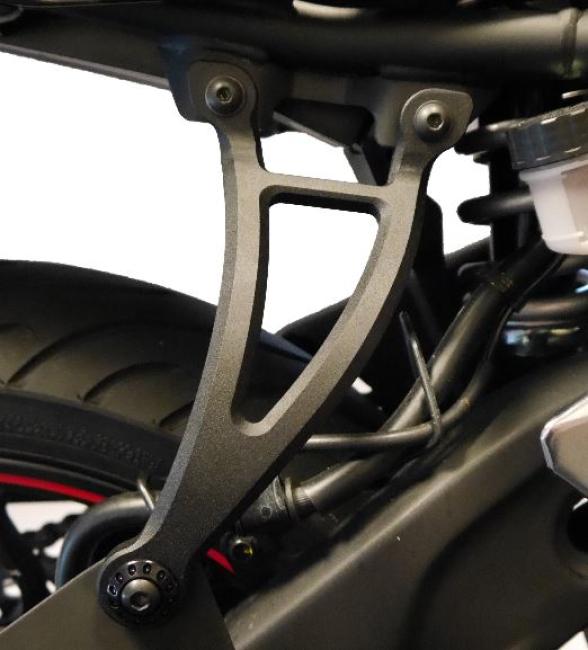 YAMAHA YZF-R3  2015+ Auspuffhalter inkl. Abdeckplatte Füßrastenträger