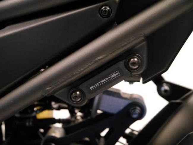 Evotech Performance Auspuffhalter inkl. Abdeckplatte Kit für Kawasaki Z900 2017+